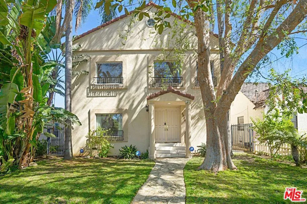 3836 Mound View Avenue Studio City, CA 91604