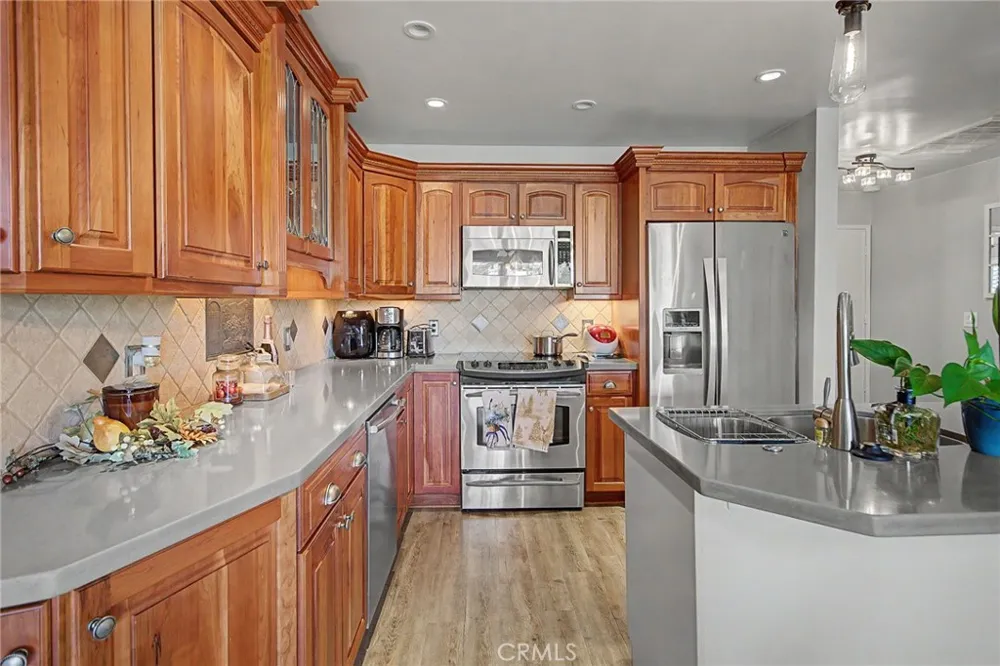 6315 MARINA PACIFICA DRIVE S Long Beach, CA 90803