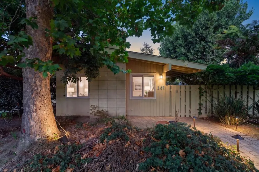 201 Hacienda Carmel Carmel, CA 93923
