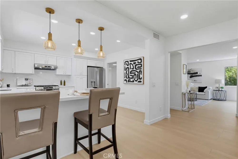 728 E Kensington Los Angeles, CA 90026