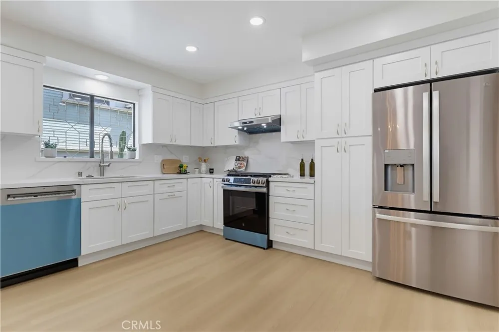 728 E Kensington Los Angeles, CA 90026