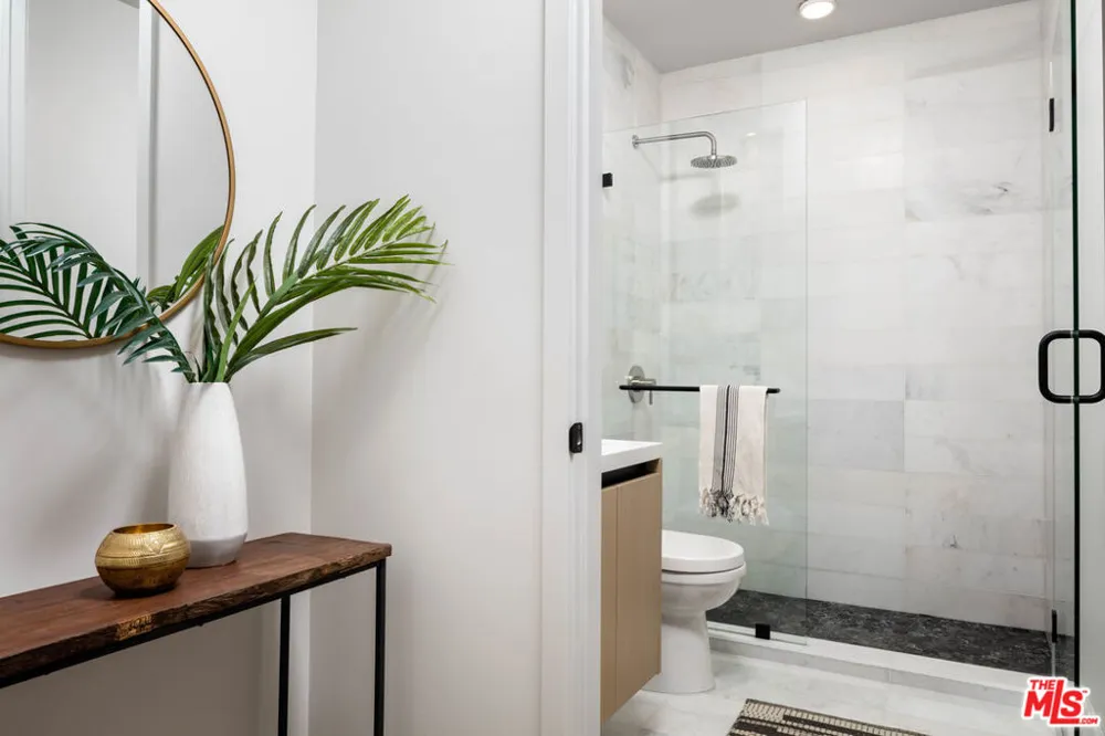 3833 Dunn #307 Culver City, CA 90232