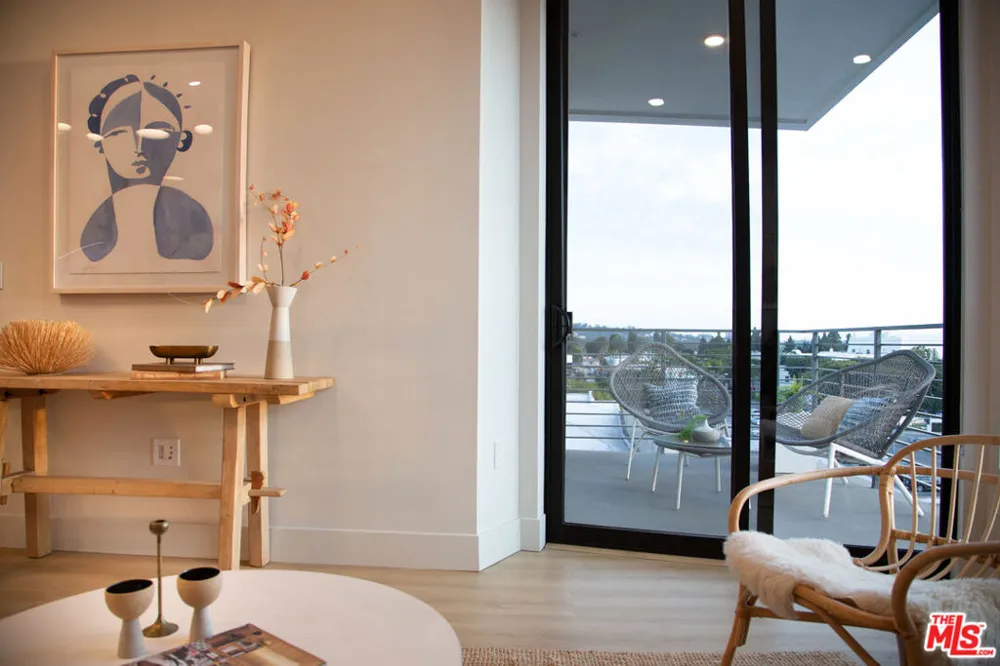 3833 Dunn #307 Culver City, CA 90232