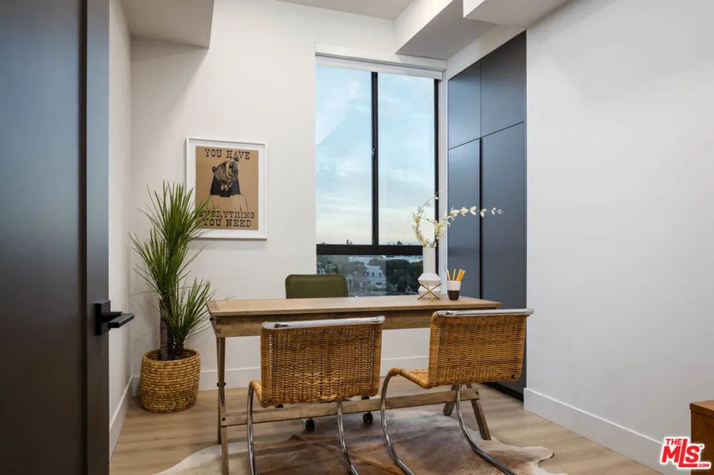 3833 Dunn #307 Culver City, CA 90232