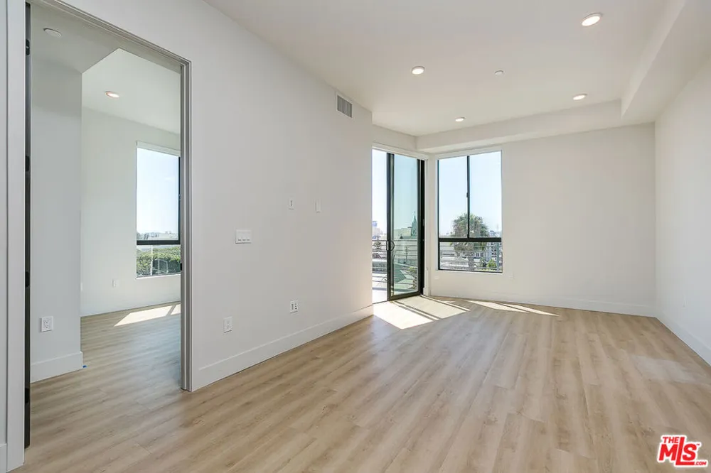 3833 Dunn #307 Culver City, CA 90232