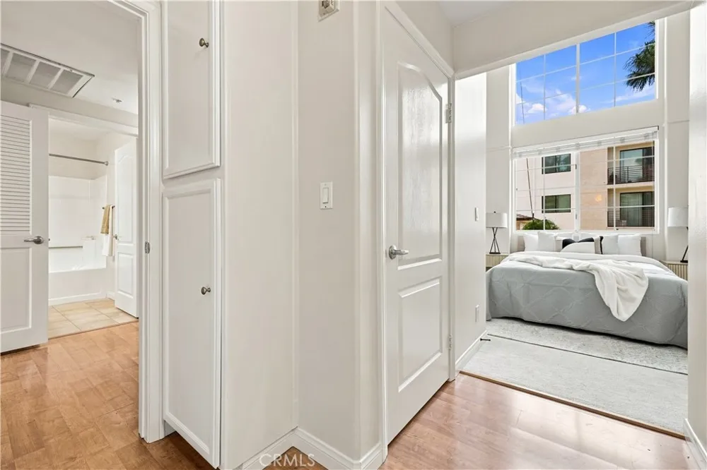 7033 La Tijera Los Angeles, CA 90045