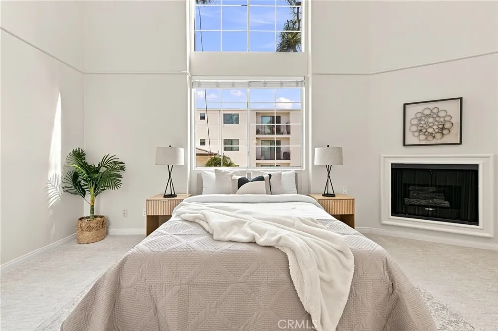 7033 La Tijera Los Angeles, CA 90045
