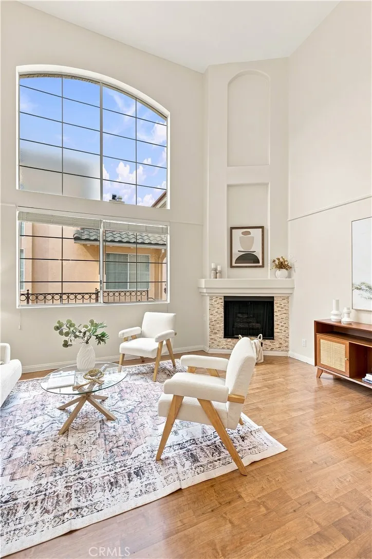 7033 La Tijera Los Angeles, CA 90045