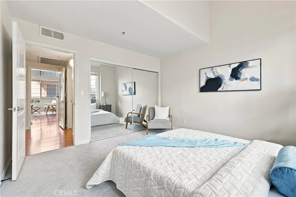 7033 La Tijera Los Angeles, CA 90045