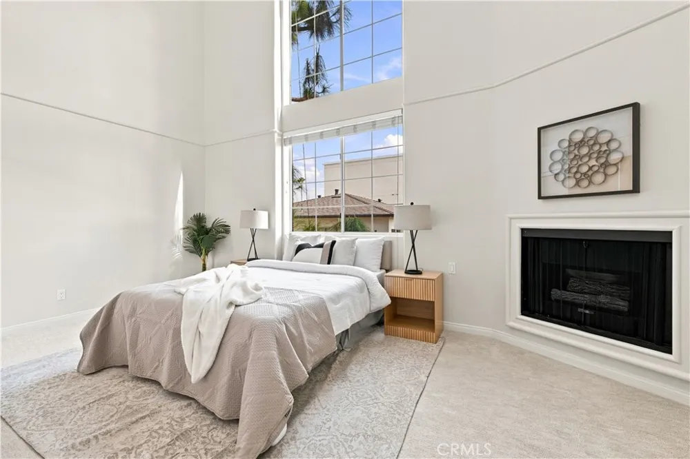 7033 La Tijera Los Angeles, CA 90045
