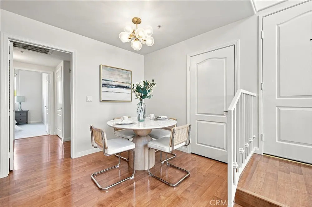 7033 La Tijera Los Angeles, CA 90045