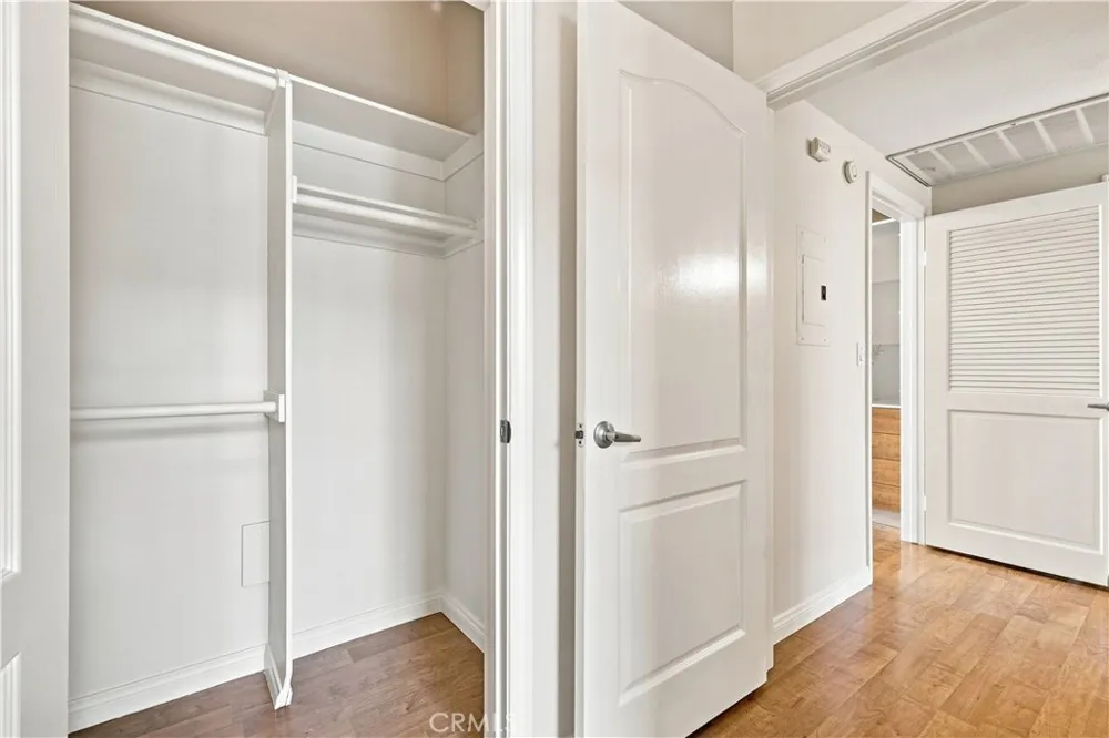 7033 La Tijera Los Angeles, CA 90045