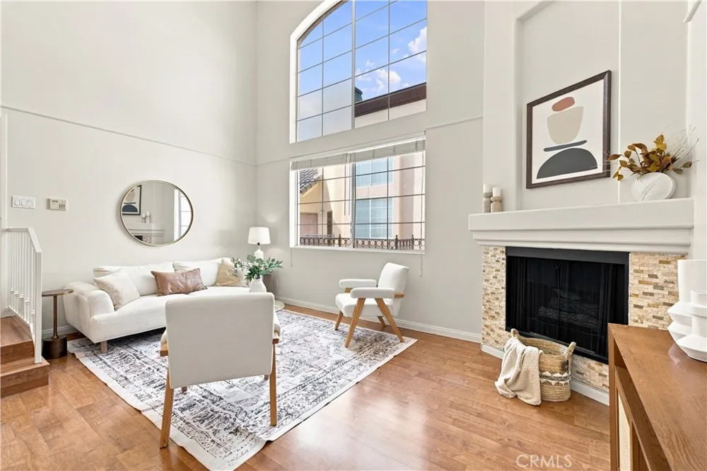 7033 La Tijera Los Angeles, CA 90045