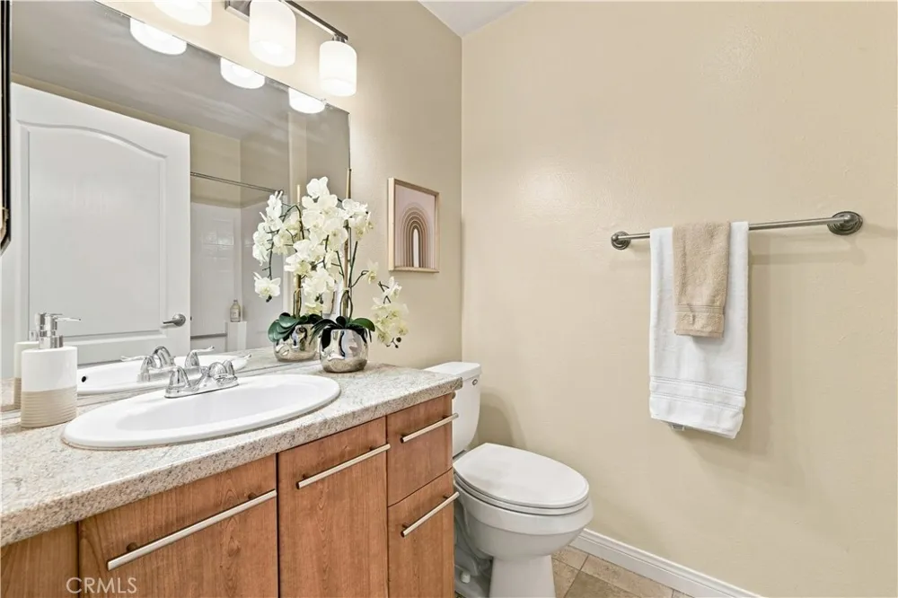 7033 La Tijera Los Angeles, CA 90045