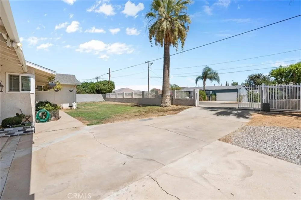 5919 Hudson Riverside, CA 92509