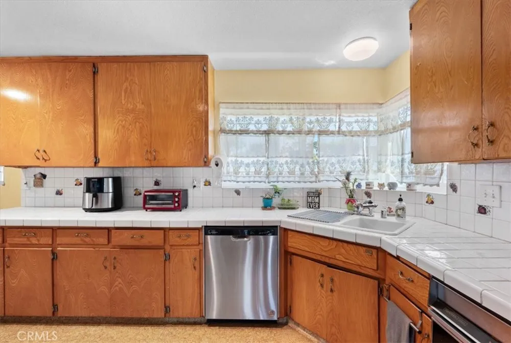 5919 Hudson Riverside, CA 92509