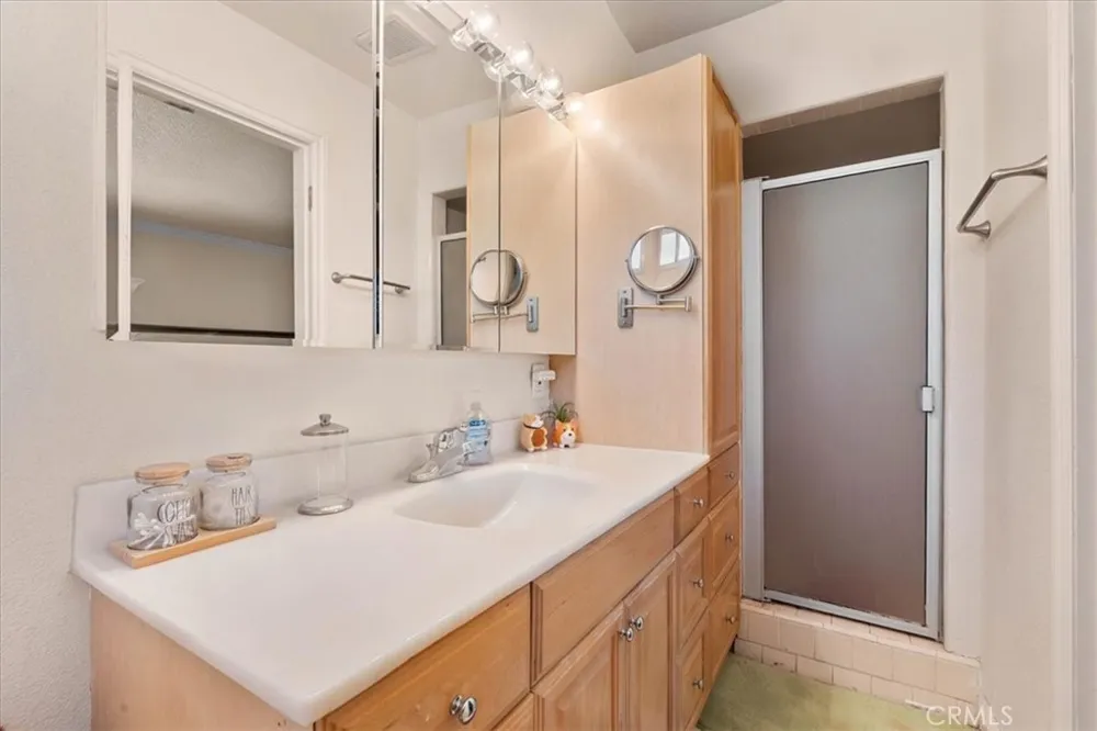 5919 Hudson Riverside, CA 92509