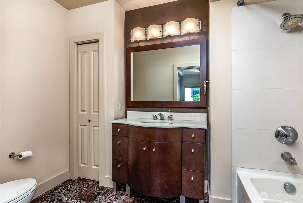 159 Denny Way #214 Seattle, WA 98109