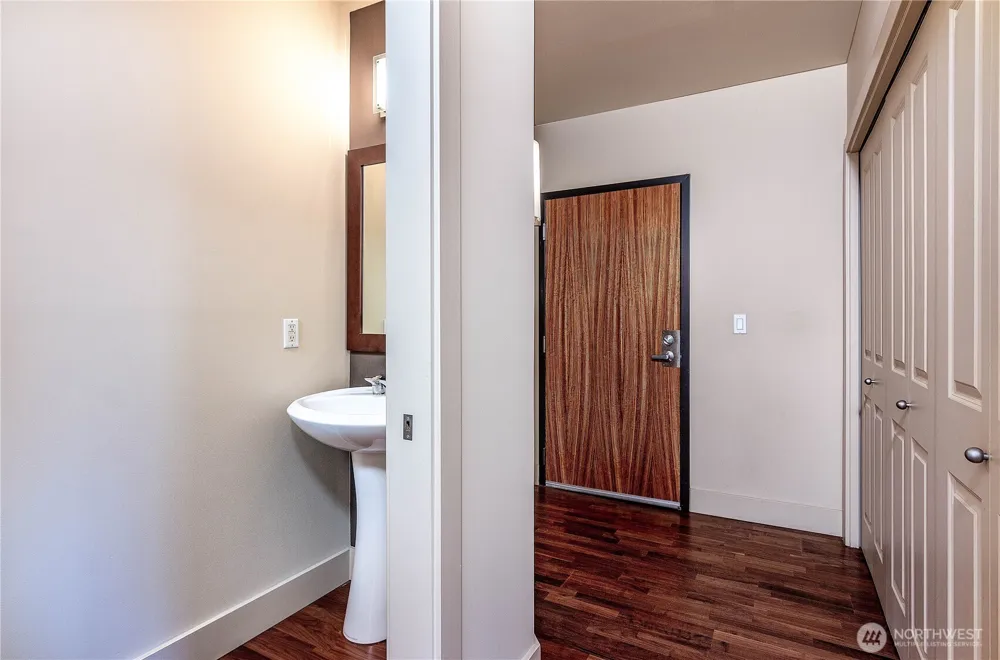 159 Denny Way #214 Seattle, WA 98109