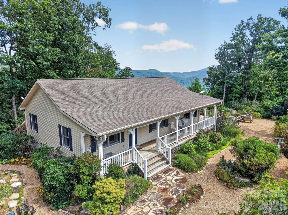 50 Autumn View Drive Hendersonville, NC 28792