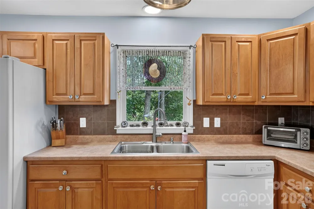 50 Autumn View Drive Hendersonville, NC 28792