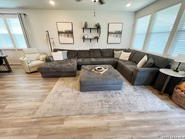 8347 SUNRISE GLN Schertz, TX 78154