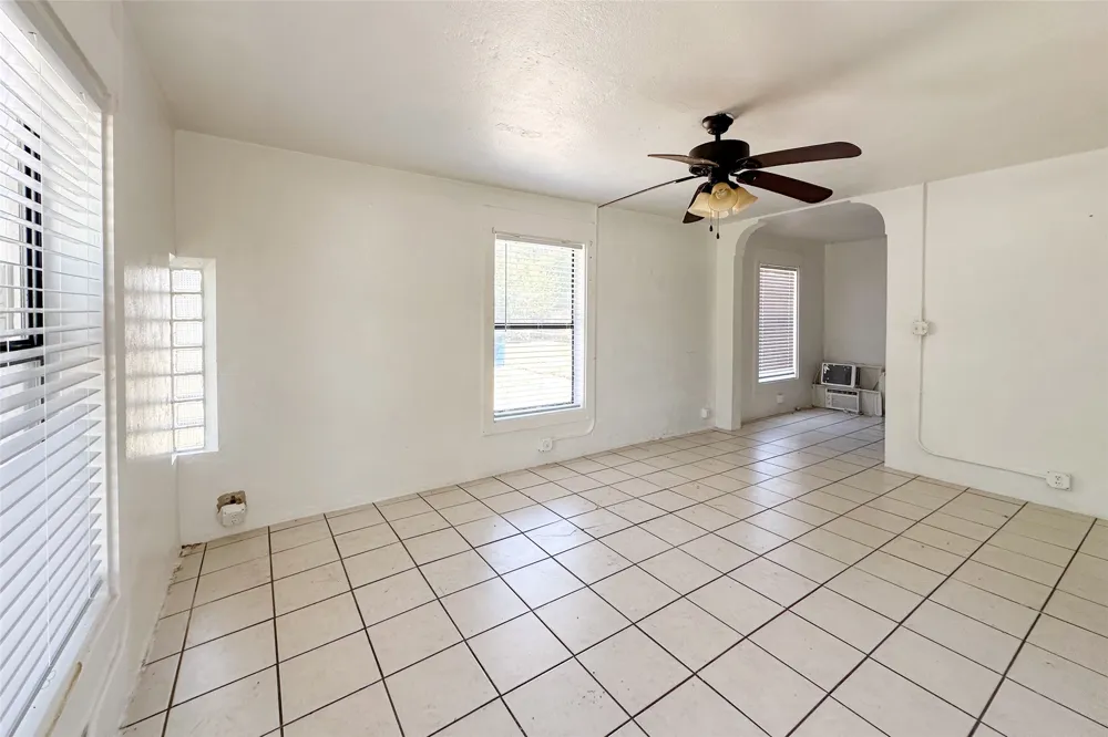 911 Alice Street Trinidad, TX 75163