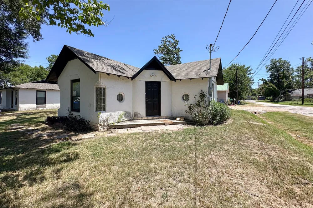 911 Alice Street Trinidad, TX 75163