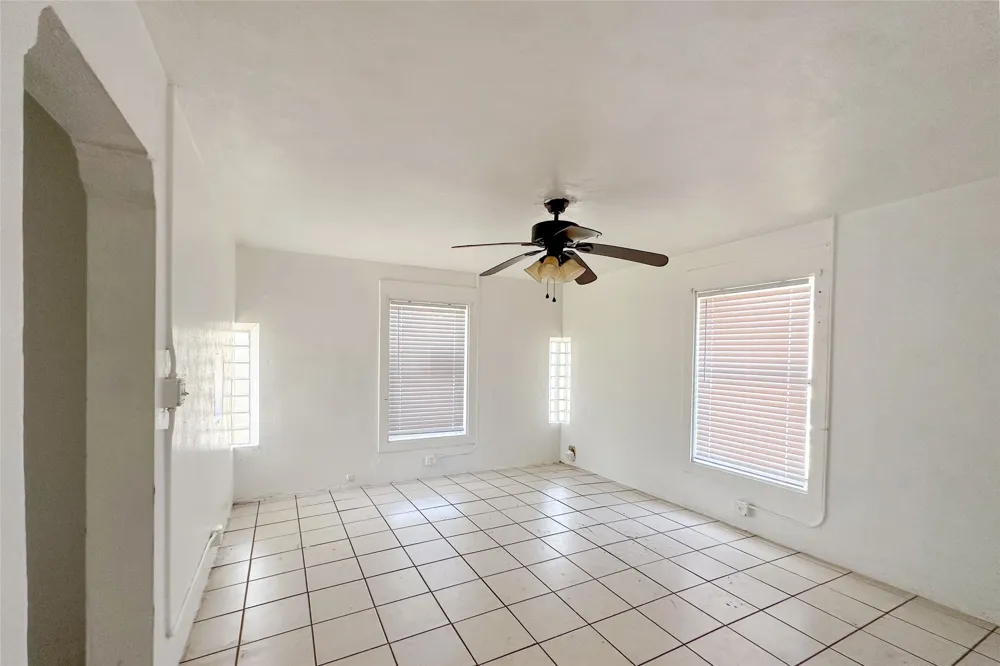 911 Alice Street Trinidad, TX 75163