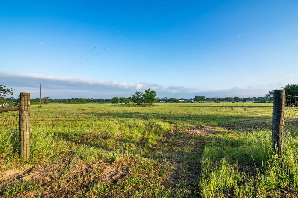 36622 Tompkins Road Hempstead, TX 77445