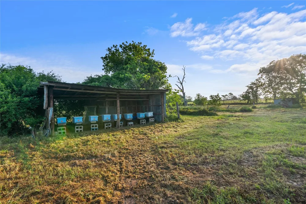 36622 Tompkins Road Hempstead, TX 77445