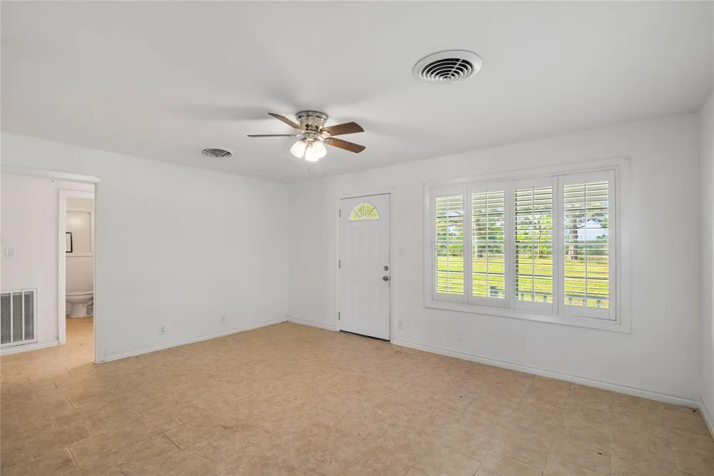 36622 Tompkins Road Hempstead, TX 77445