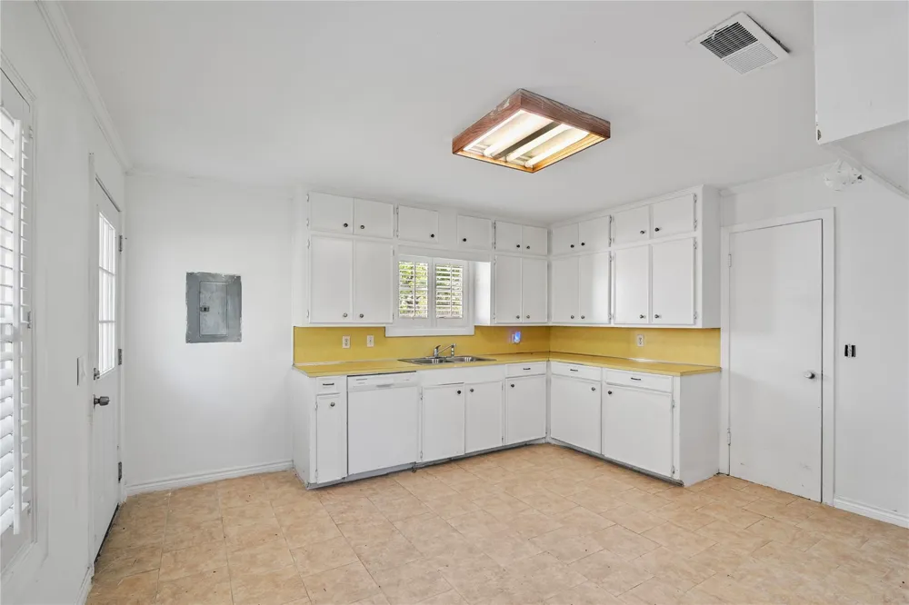 36622 Tompkins Road Hempstead, TX 77445