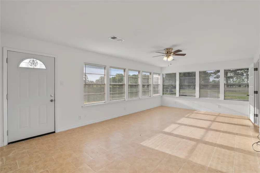 36622 Tompkins Road Hempstead, TX 77445
