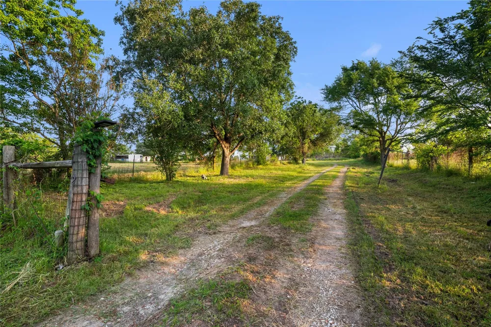 36622 Tompkins Road Hempstead, TX 77445