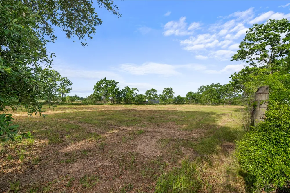 36622 Tompkins Road Hempstead, TX 77445