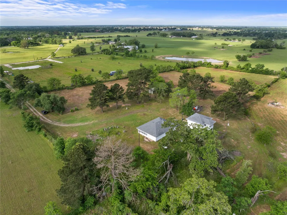 36622 Tompkins Road Hempstead, TX 77445