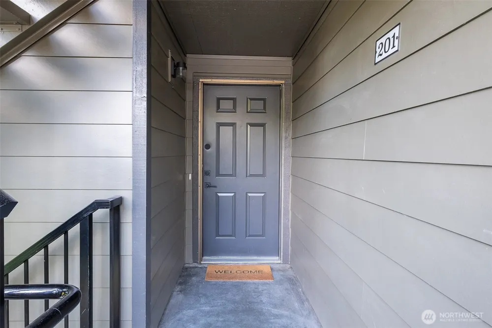 1800 105th Street #9-201 Seattle, WA 98133