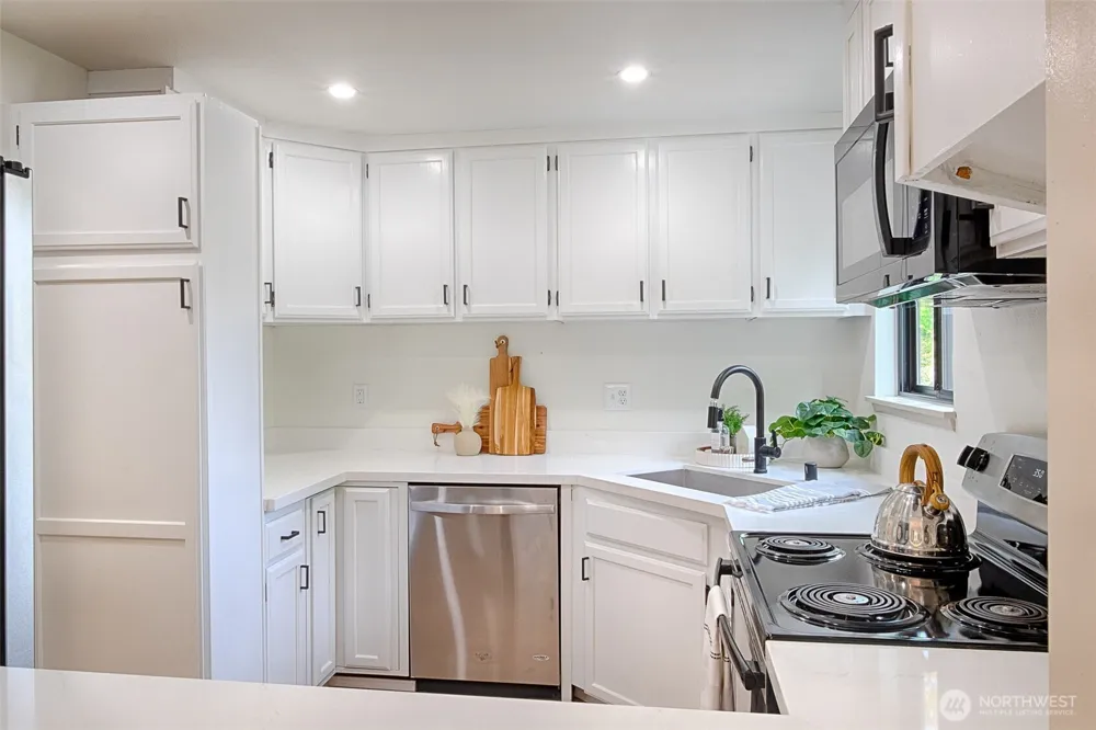 1800 105th Street #9-201 Seattle, WA 98133