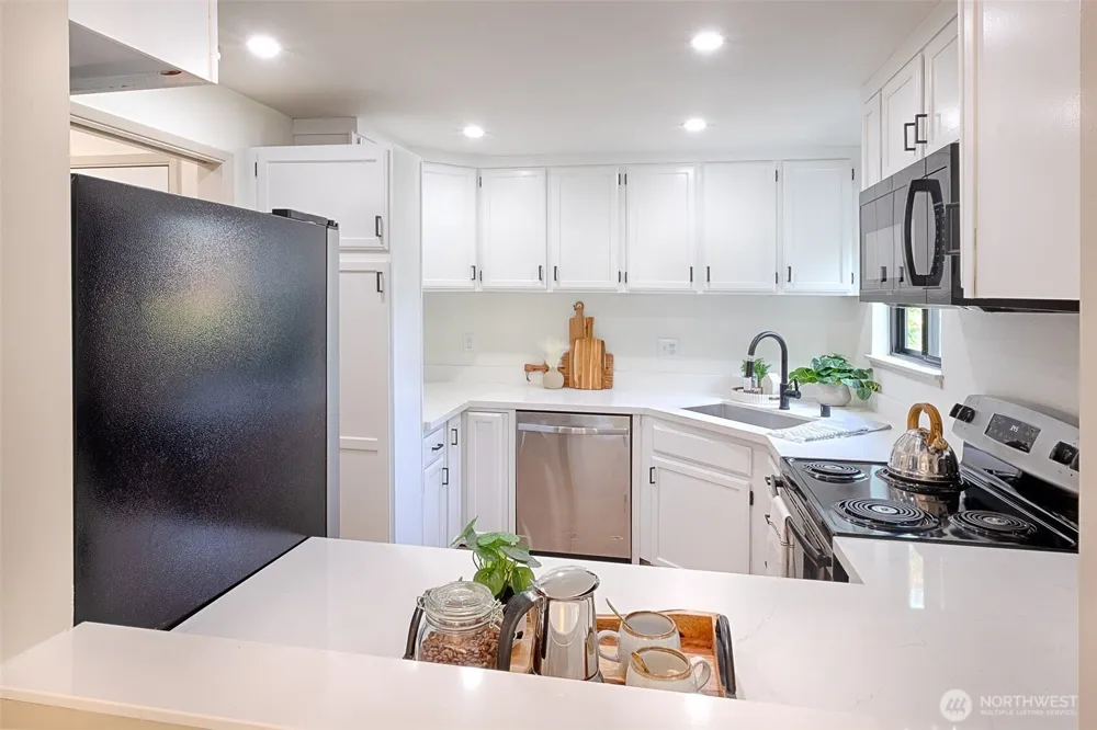 1800 105th Street #9-201 Seattle, WA 98133