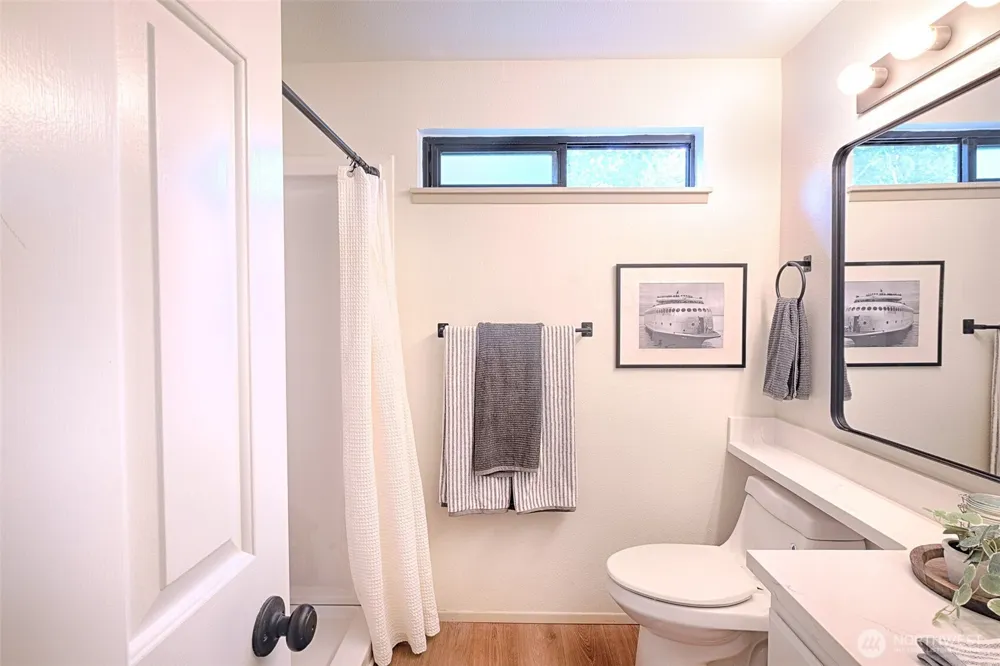 1800 105th Street #9-201 Seattle, WA 98133