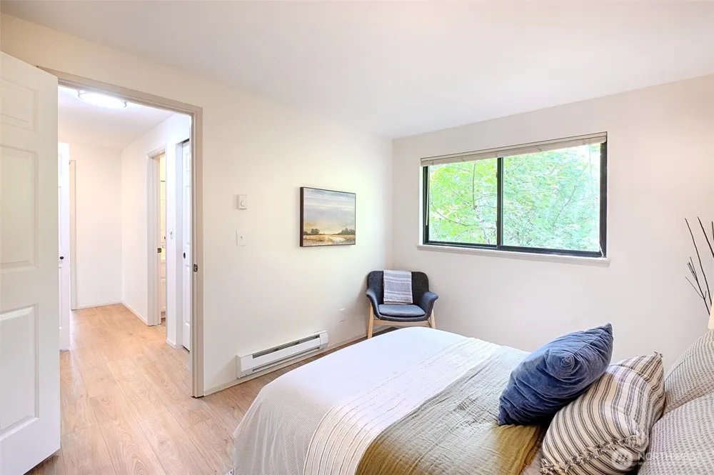 1800 105th Street #9-201 Seattle, WA 98133