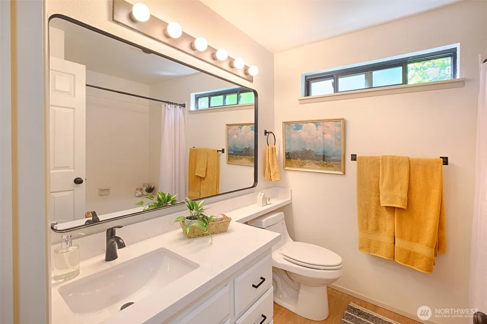1800 105th Street #9-201 Seattle, WA 98133