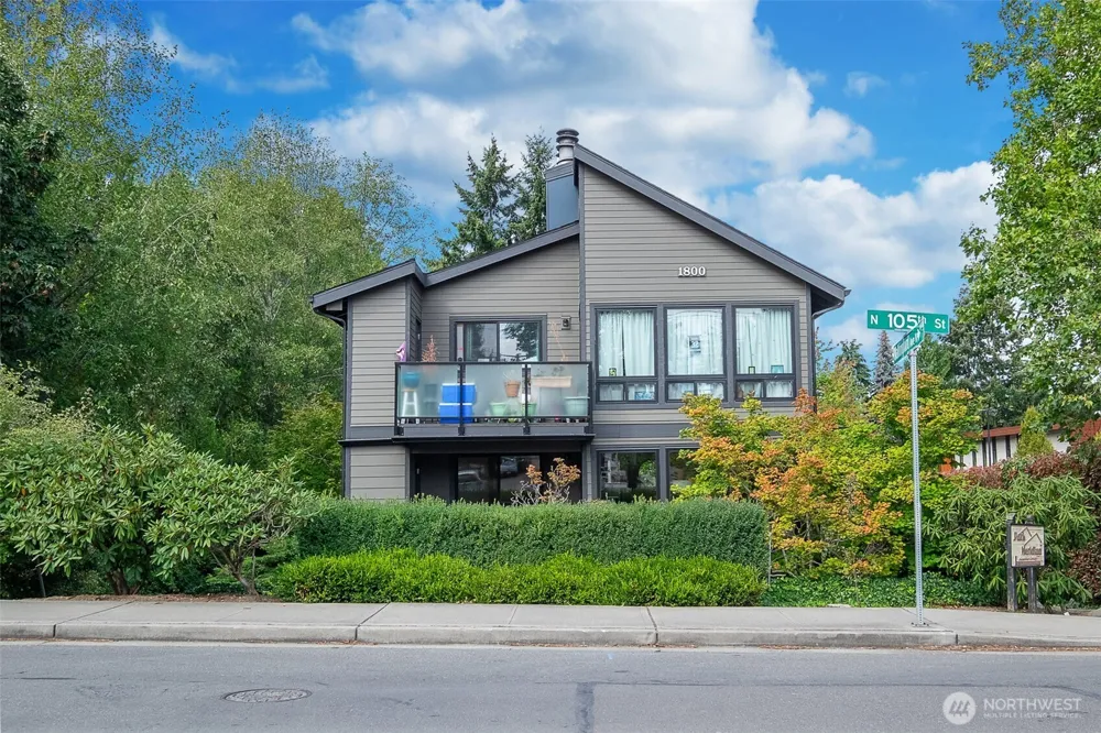 1800 105th Street #9-201 Seattle, WA 98133