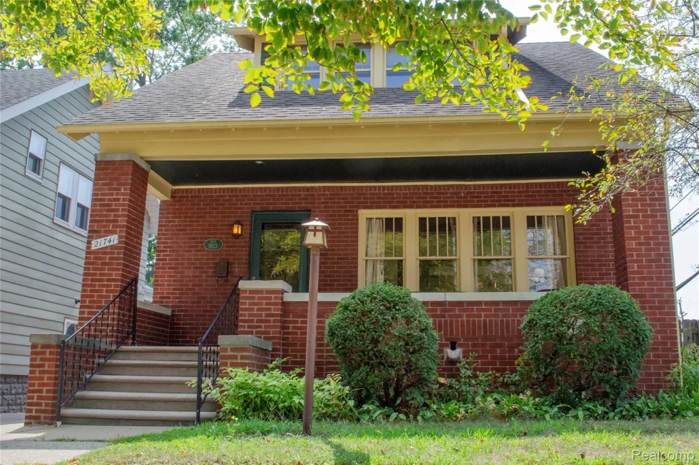 21741 Edna Street Dearborn City, MI 48124
