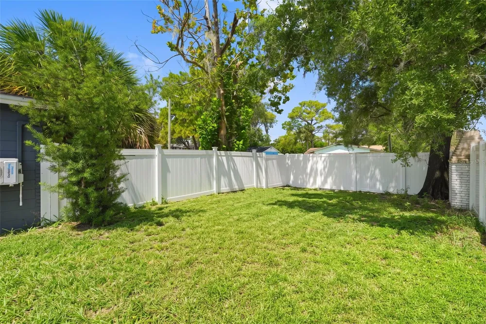 1409 COLLEGE PARK LANE Tampa, FL 33612