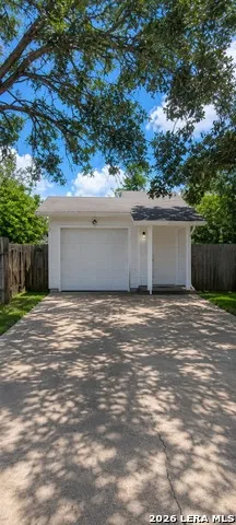 1711 S Tyler Beeville, TX 78102