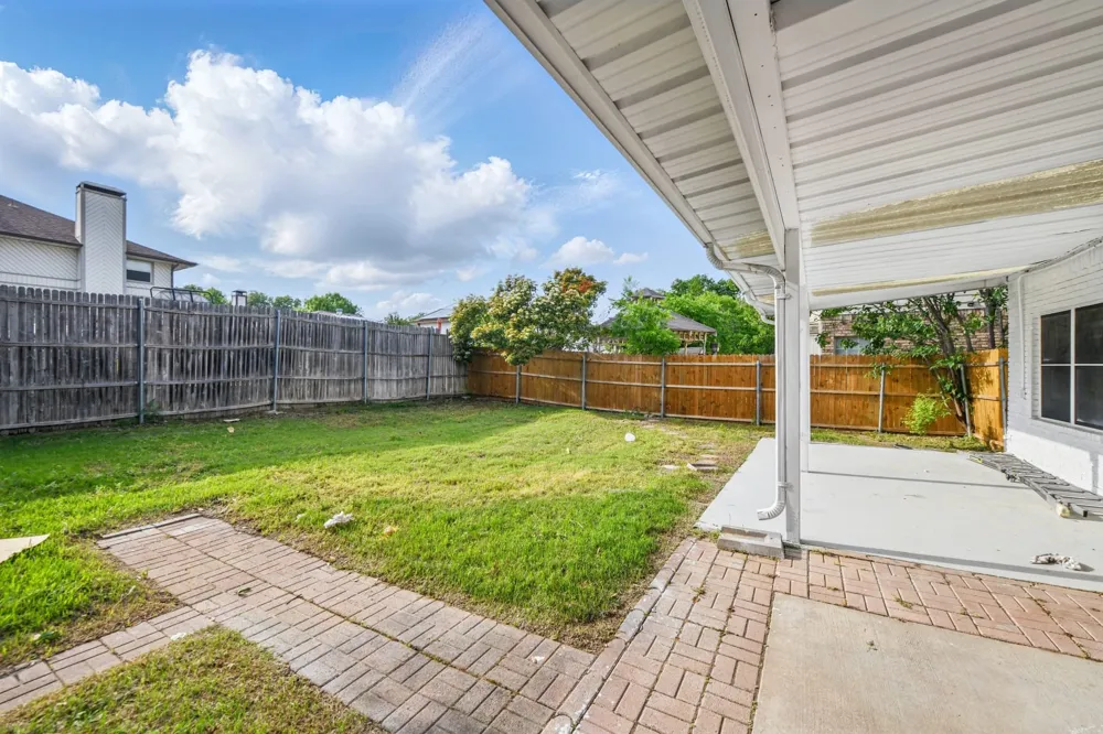 6833 Lyndale Drive Watauga, TX 76148