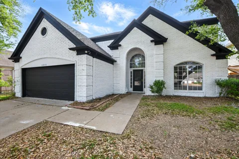6833 Lyndale Drive