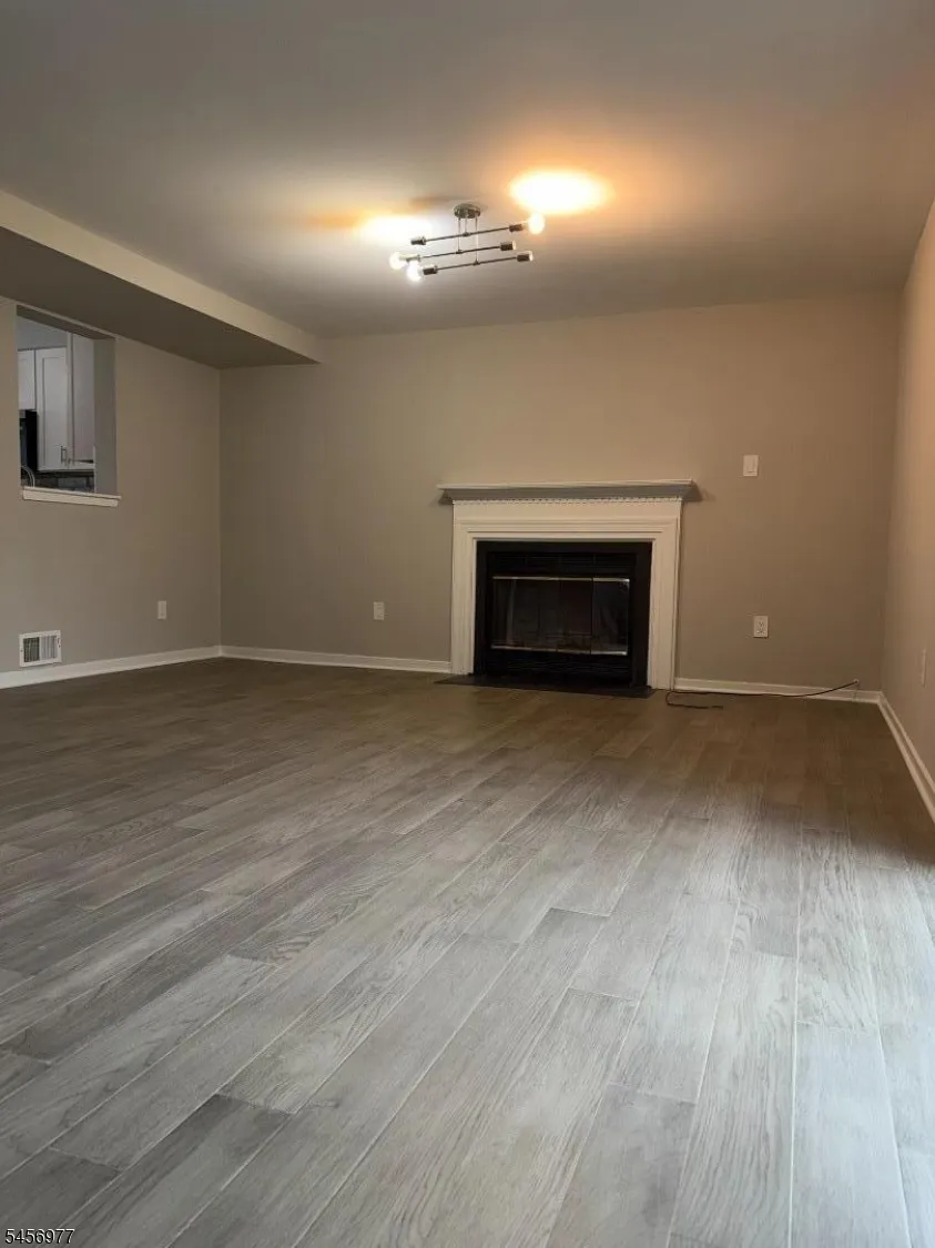 34 Ben Franklin Dr Franklin, NJ 07416